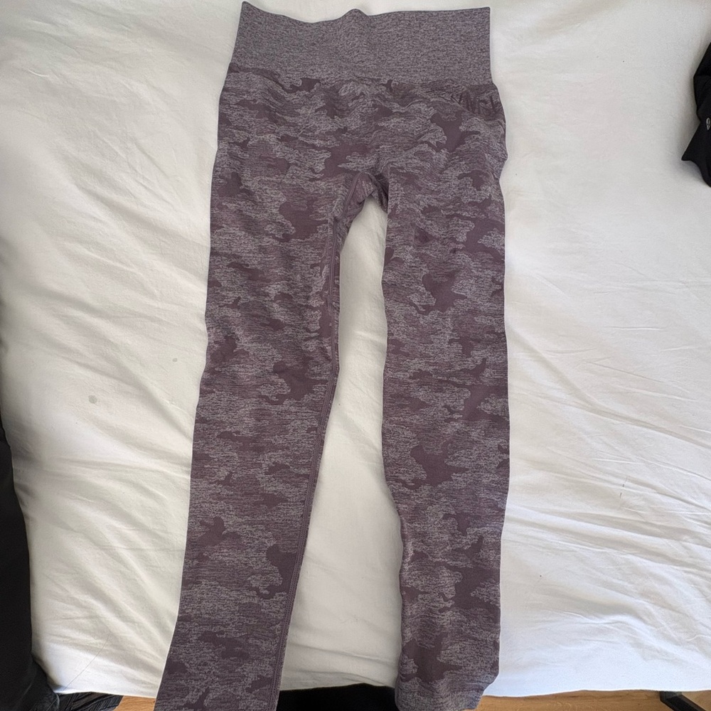 GYMSHARK PURPLE LEGGINGS
